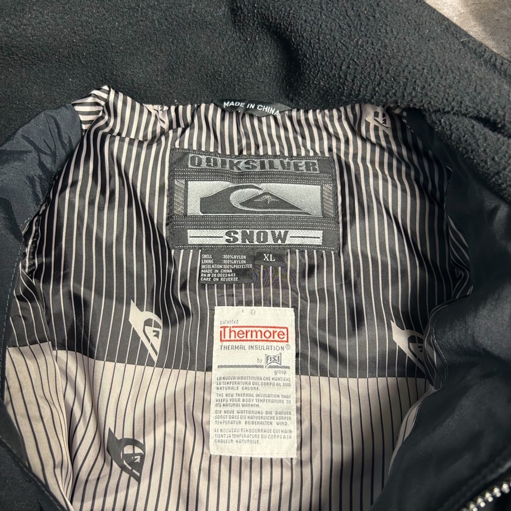 Vintage Quiksilver Snow Ski Jacket Burgundy Black Thermore Insulated XL Y2K
